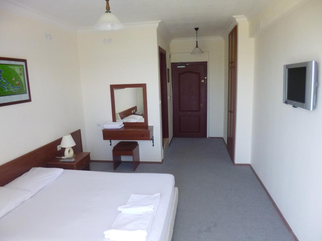 Çeşme Albayrak Hotel الغرفة الصورة